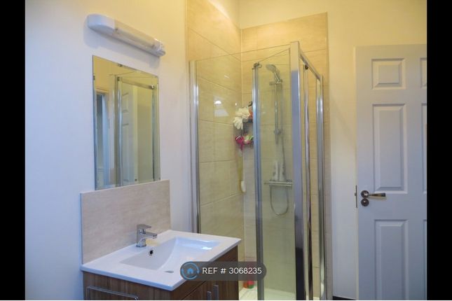 Flat, Wilbraham Road Chorlton, Manchester photo 4