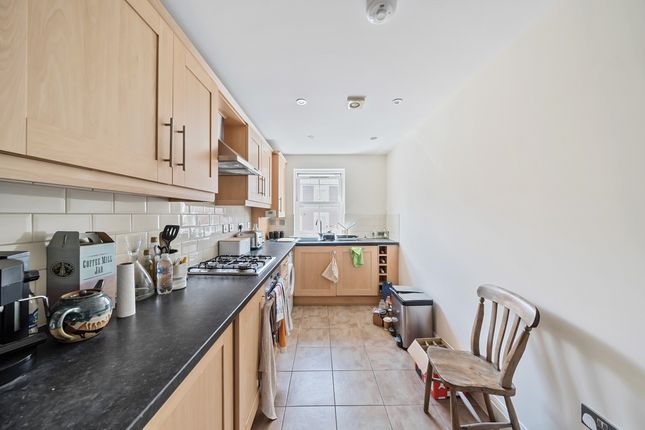 Flat 12, Fonteyn Court, Lesbourne Road, Reigate photo 4