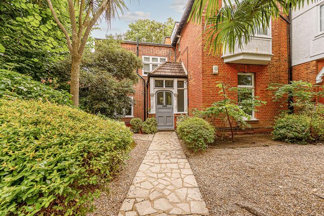 Flat for sale in The Avenue, Bedford Park, London