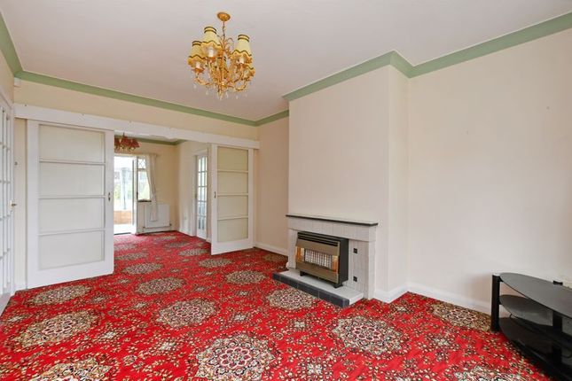 17, Woodvale Close, Chesterfield photo 3