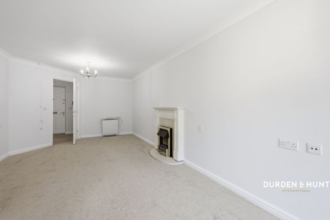 Flat 4, Coachman Court, Rochford photo 3