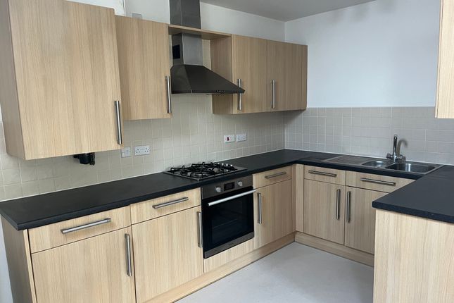 28, Birkenhead photo 3