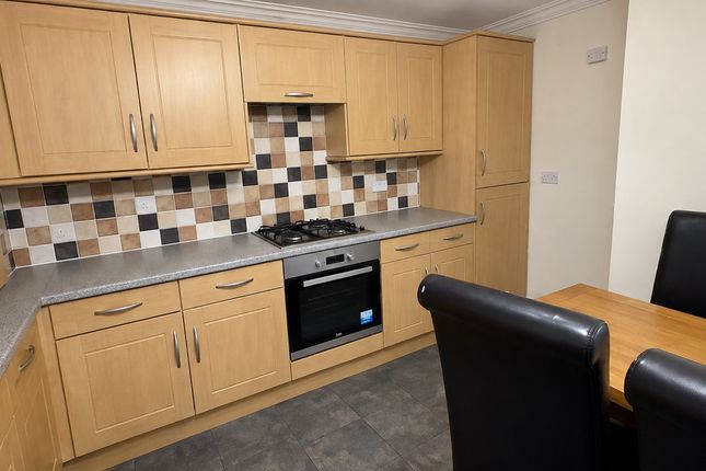 Flat Flat 4, Bailey Court, Derby Road, Ripley photo 2