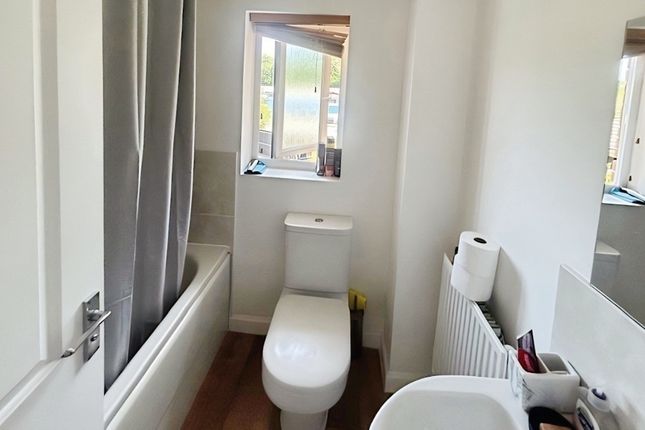 64, Ynys Y Wern, Port Talbot photo 2