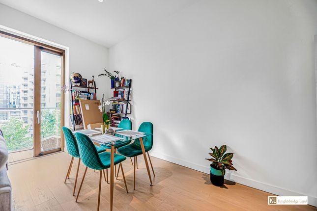 B3-3 Luma, London photo 5