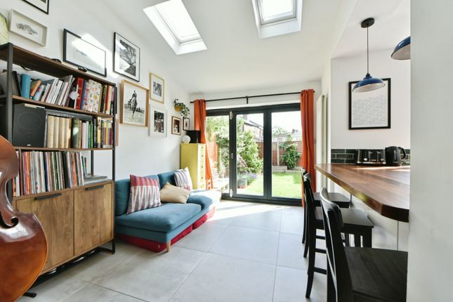 77, Warwick Road South, Manchester photo 2