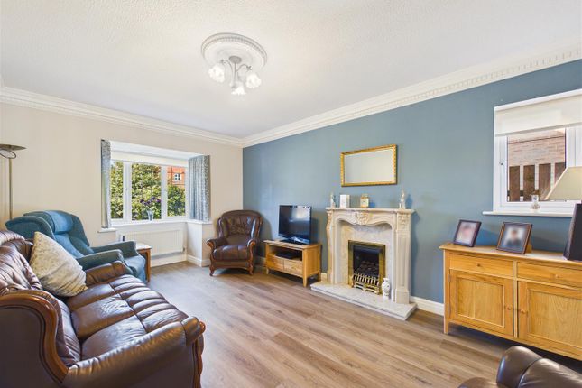 15, Hazel Crescent, Brough photo 2