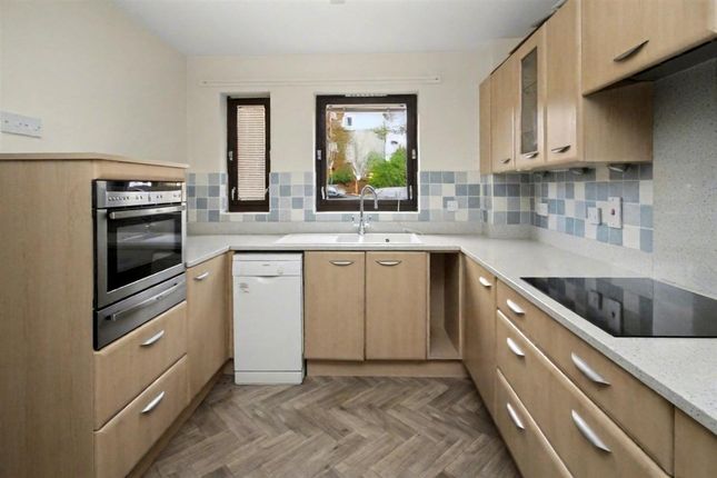 Flat 2 Albany House, 4, The Embankment, Bedford photo 2