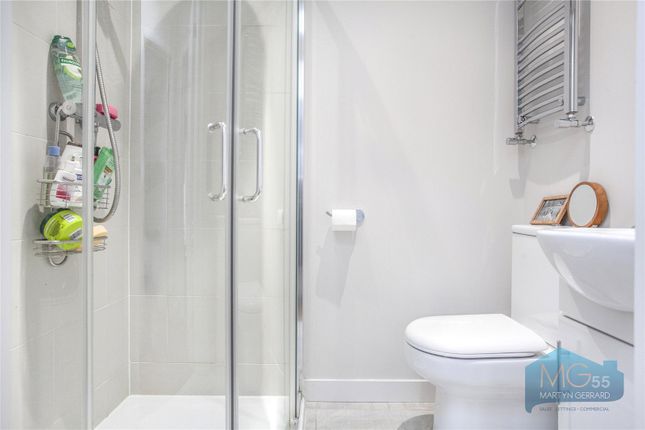 37c, Palmerston Road, London photo 3