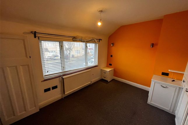 Terraced house to rent in Marden Crescent, Croydon