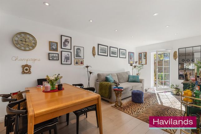 3 Barnard Court, 82, Pennington Drive, N21 photo 4