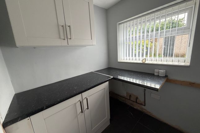 103, Silverdales, Rotherham photo 3