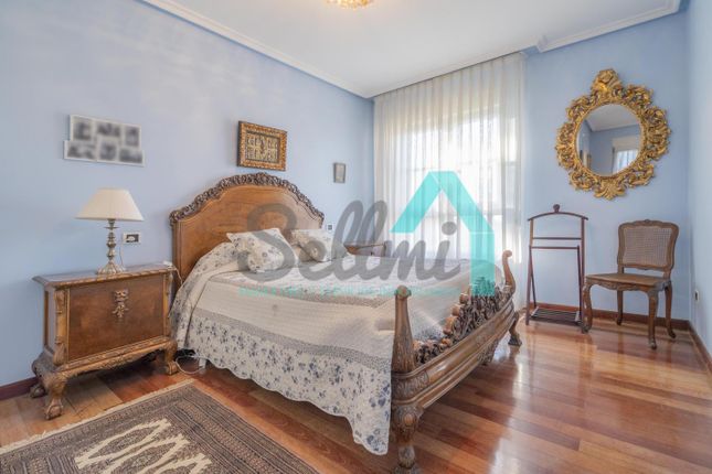 Villa for sale in El Medio 33170, La Manjoya, Asturias