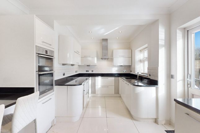 29, Keswick Gardens, Ruislip photo 4