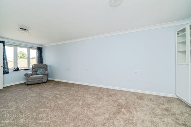 Flat 43, Barnes Wallis Court, West Byfleet photo 4