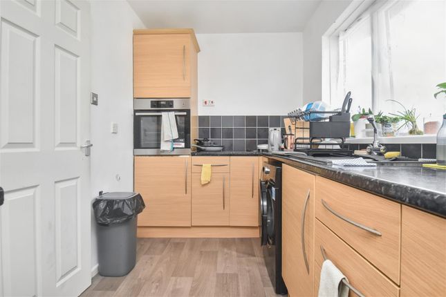 10, Rose Court, Corby photo 3
