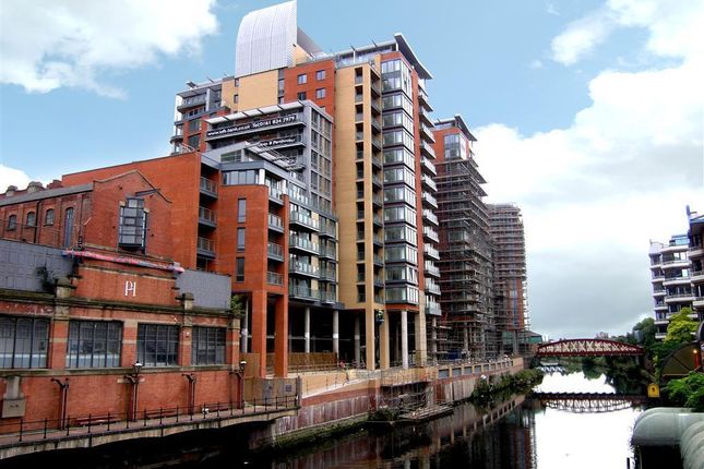 1-bed flat on Apartment 320, 12 Leftbank, Manchester, £160,000