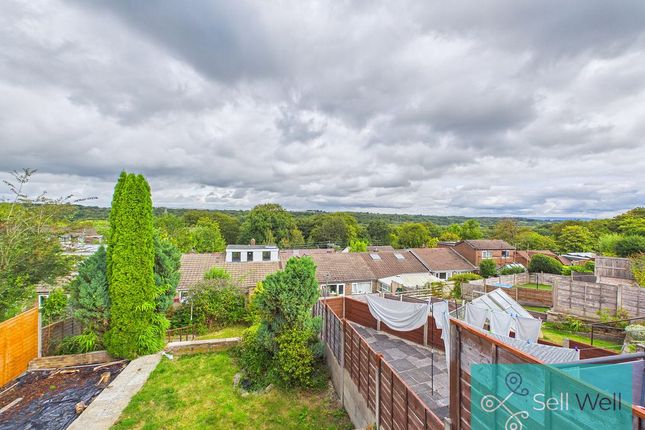 18, Lawefield Crescent, Manchester photo 4