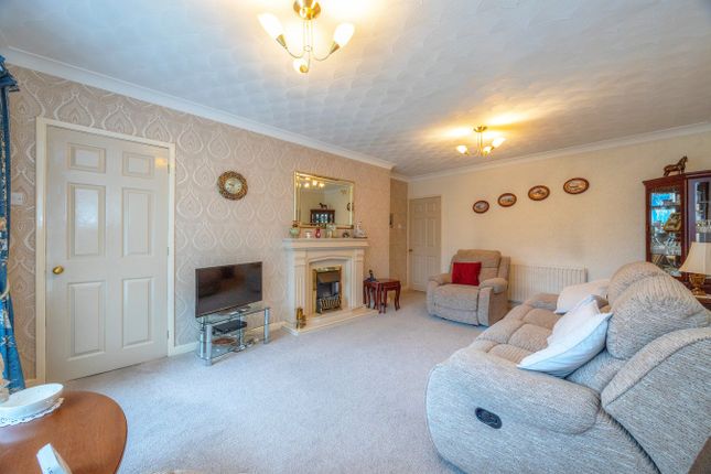 16, Moorland Crescent, Barnsley photo 4