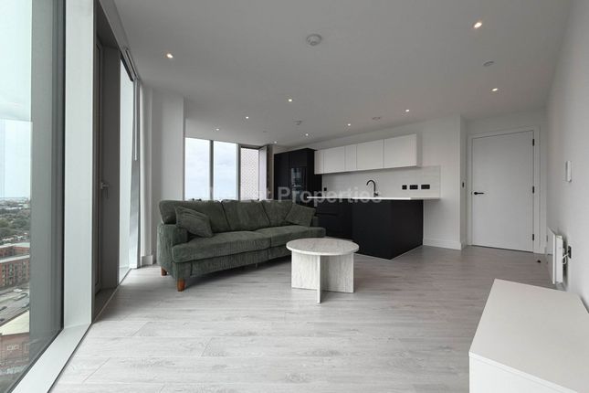 1805 Vista River Gardens, Trinity Way, Manchester photo 2