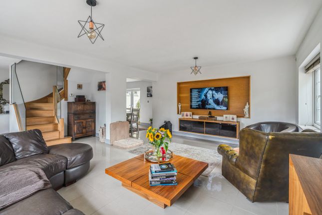 32, Amersham Road, Gerrards Cross photo 2