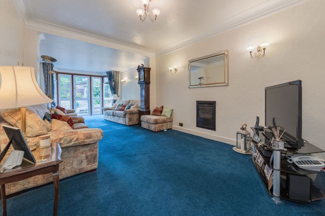 9 Brayton Gardens, Enfield photo 4