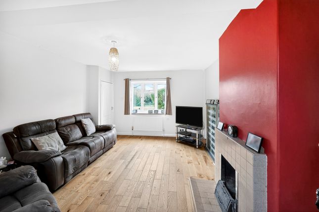 2, Lyndhurst Avenue, Maidenhead photo 3