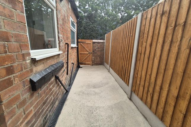 70, Hart Road, Wolverhampton photo 5