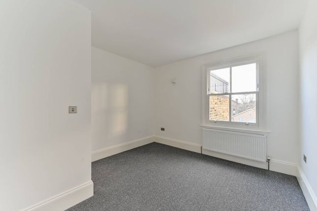 Flat for sale in Waldegrave Road, Crystal Palace, London