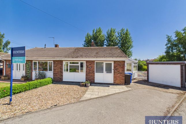 2-bed house on 17, Rosemoor Close, Filey, £180,000