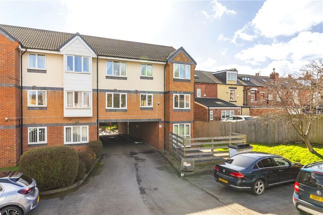 Thumbnail Flat for sale in Sandbed Lawns, Leeds, West Yorkshire