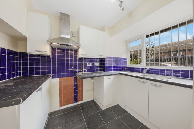 68, Rollesby Way, London photo 4