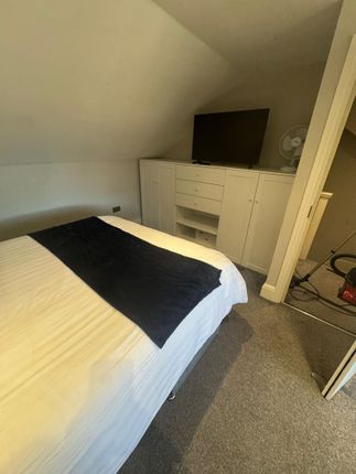Room 5, 6, Westland Rd, Watford photo 2