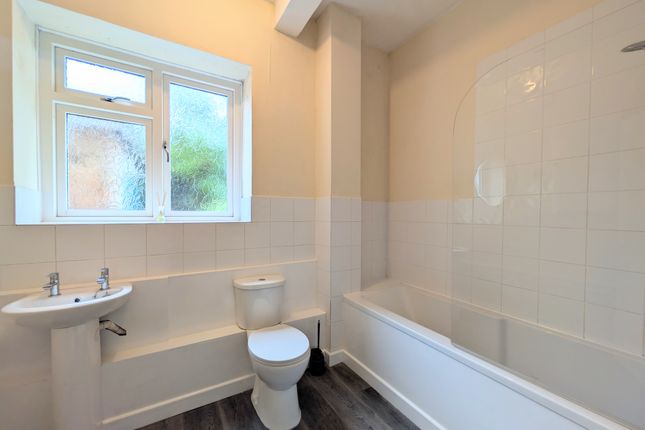 Flat 1, ANDOVER photo 5