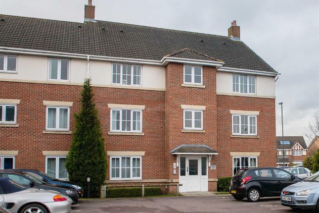 Flat for sale in Spinner Croft, Chesterfield