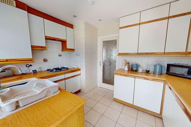 1 Churchill Close, Stoke-On-Trent photo 4
