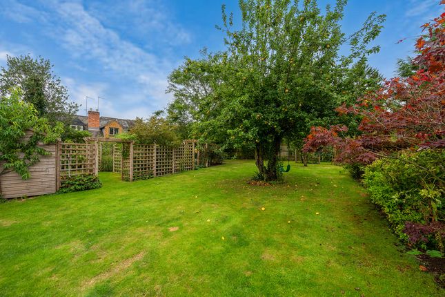 Country house for sale in Bulls Lane Kings Sutton Banbury, Oxfordshire