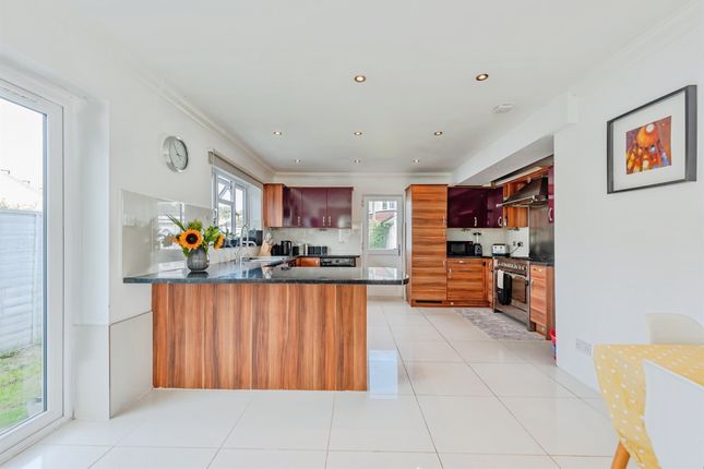 67, Emlyn Road, Redhill photo 2