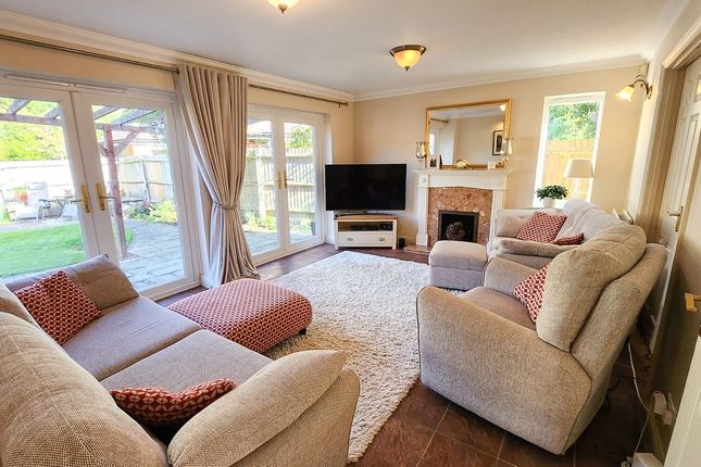4, Moat Close, Sevenoaks photo 3