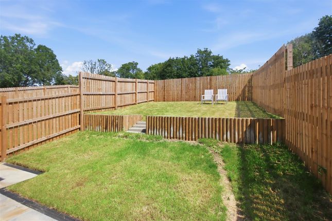 155, Rosewood Avenue, Chesterfield photo 4