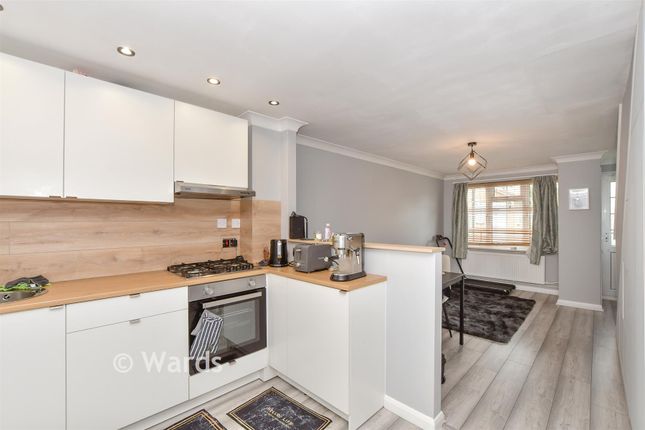 67, Falcon Way, Ashford photo 4