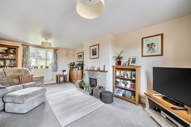 5, Barnes Close, Malmesbury photo 2