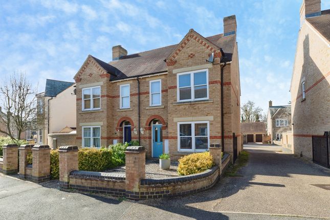 3-bed house on 5, Heathcliff Avenue, Hitchin, £425,000