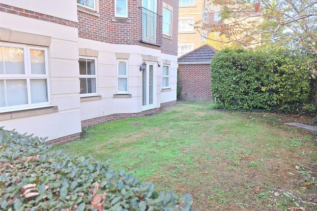7, Abbotsmead Place, Reading photo 2
