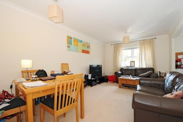 Flat to rent in Reliance Way, Oxford