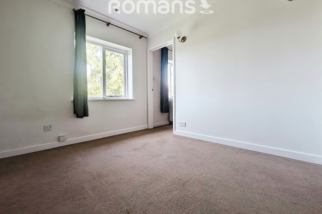 Flat 26, Kingfisher Court, High Wycombe photo 4