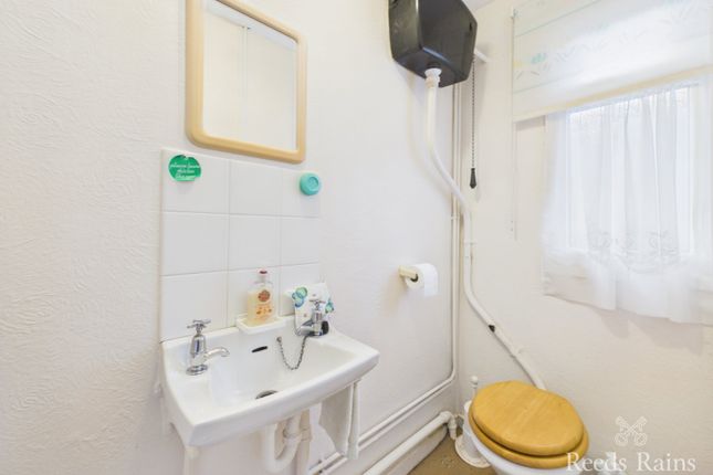 16, Topcliffe Garth, Hull photo 4