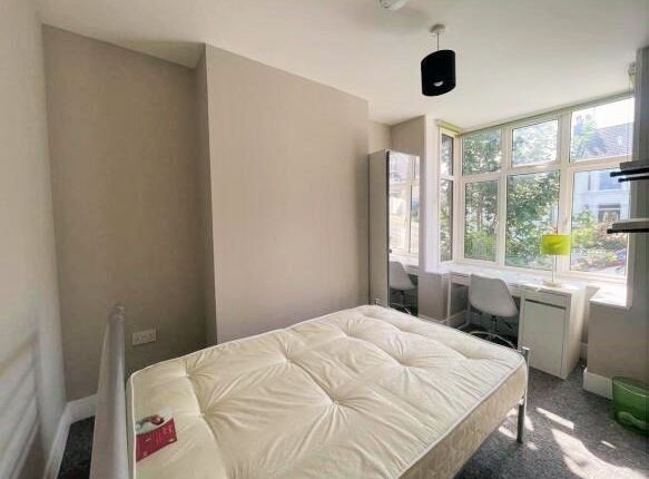 Flat for sale in Princes Road, Brighton