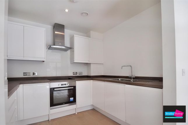 Flat for sale in Flat 5, Kenmore Place, Leacon Road, Ashford, Kent