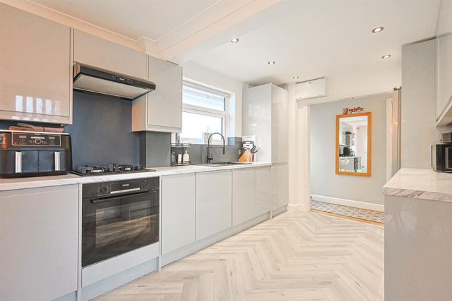 87, Clyde Crescent, Rayleigh photo 4